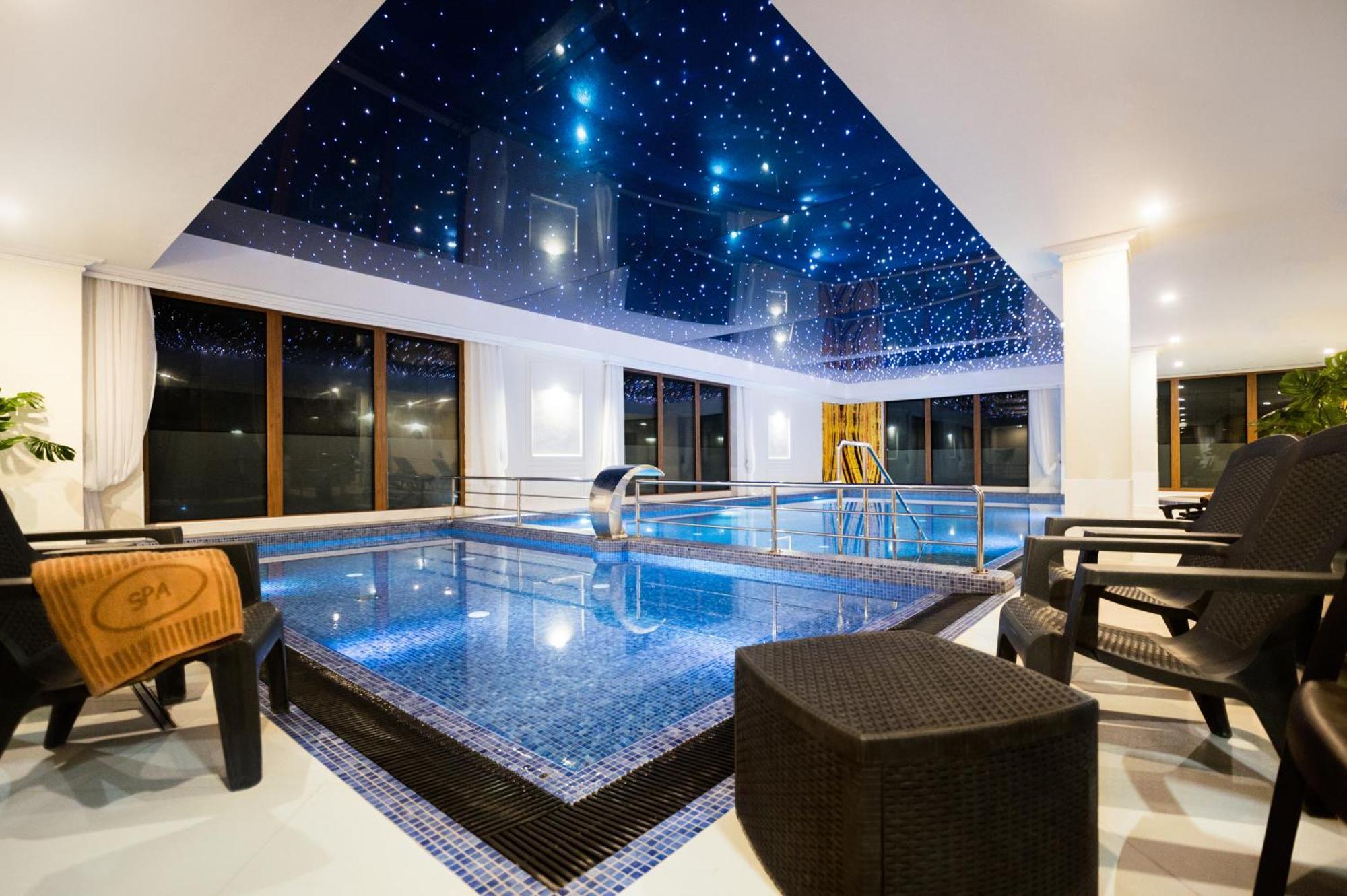 Olivina Park Spa - Domki Z Dostepem Do Krytego Basenu, Saun, Wyzywienia I Atrakcji Dla Dzieci ニエホジェ エクステリア 写真